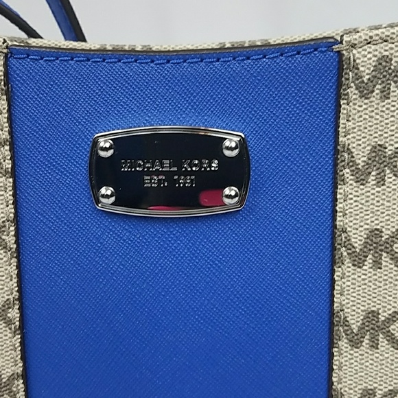 🛑SOLD🛑NWT Michael Kors Messenger Handbag - Picture 5 of 6